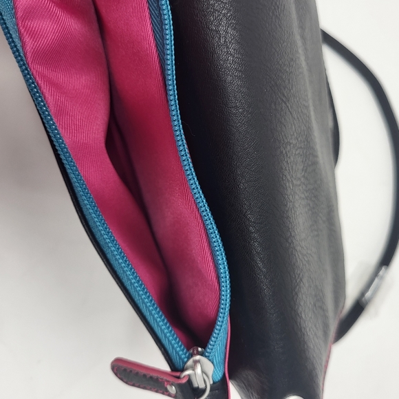 Skechers Crossbody Detachable Straps Credit Card Holder Zip Pouch New Black - Picture 4 of 7